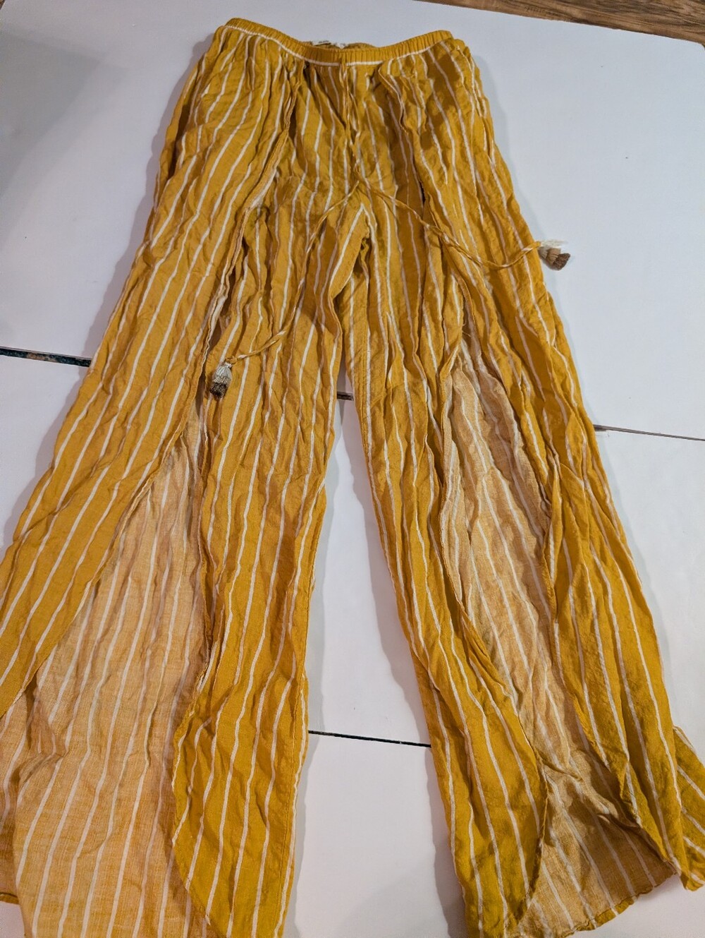 essue Mustard Yellow Stripe Open Wide-Leg Pants Small